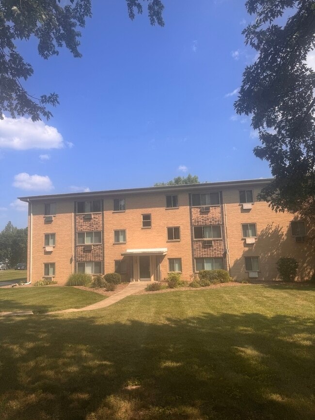 Building Photo - 705 Strom Dr Unit 1D Rental