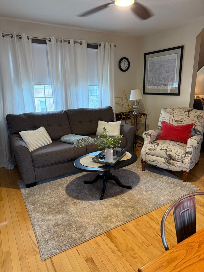 Living room - 134 High St Unit Sunny New England apartme