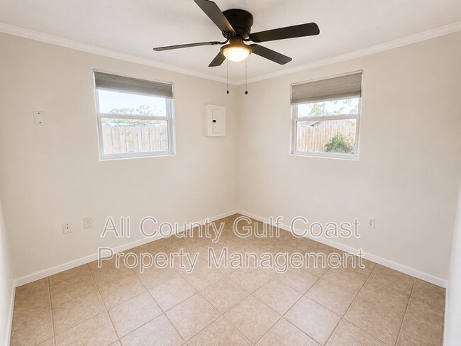 Photo - 832 Pine St
