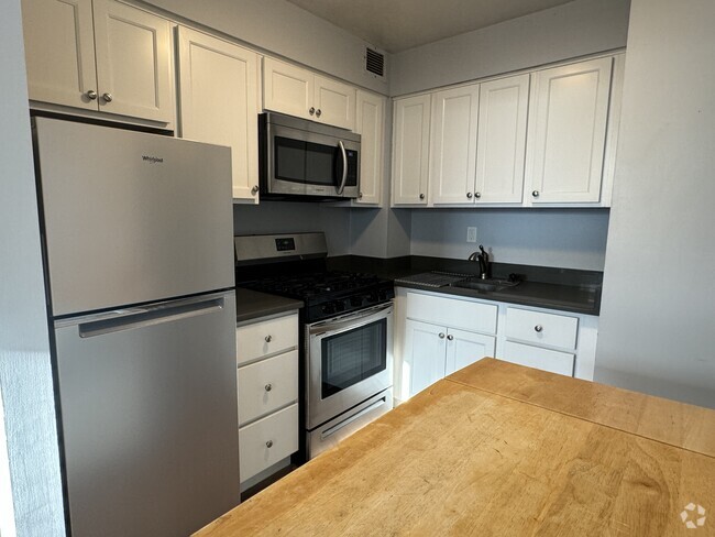 Building Photo - 17 Bowdoin St Unit 2A Rental