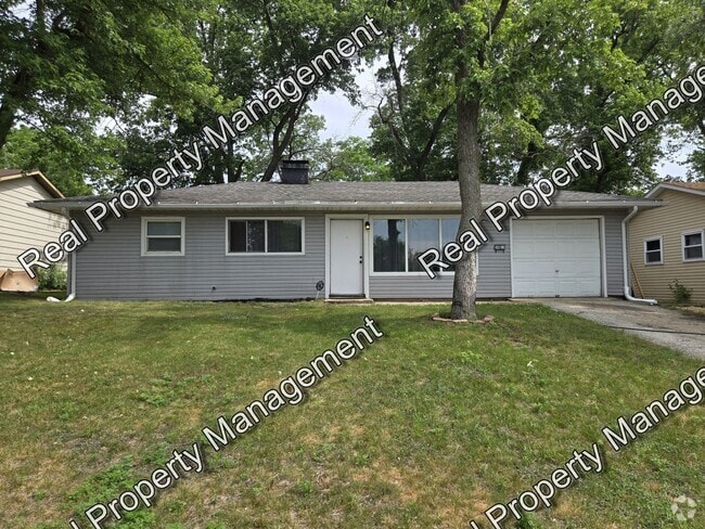 Building Photo - Updated Three Bedroom Ranch Rental