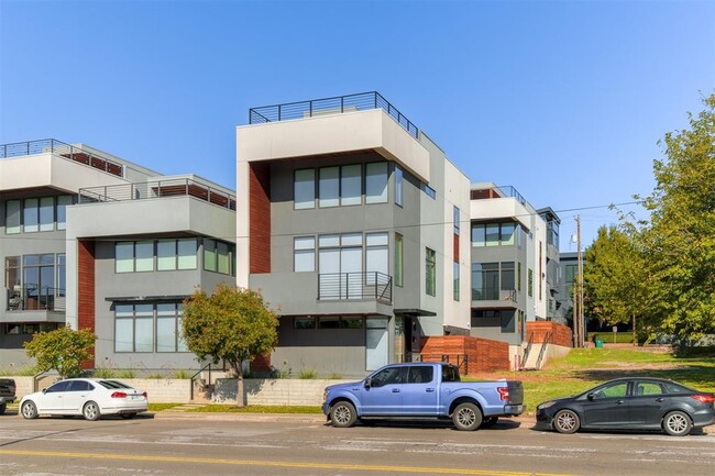 Photo - 817 NW 6th St