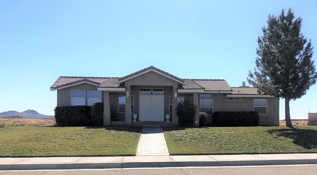 Coming Soon! Recently Remodeled Large Home! - Coming Soon! Recently Remodeled Large Home!