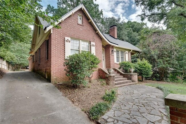 Photo - 1424 Emory Rd NE