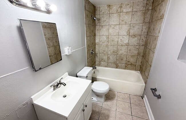 Photo - 2825 Glendora Ave