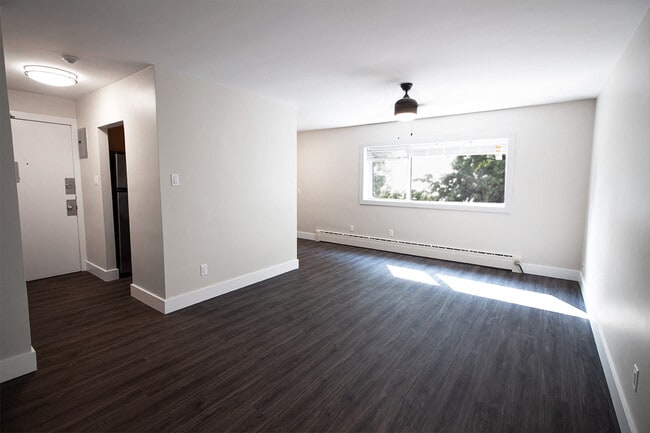 Building Photo - 112 River Apartment