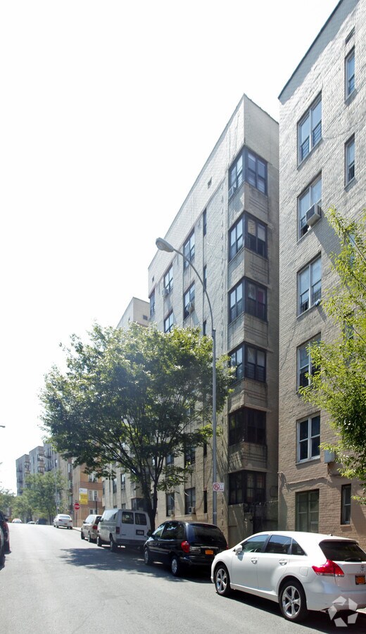 Photo - 1855 Monroe Ave