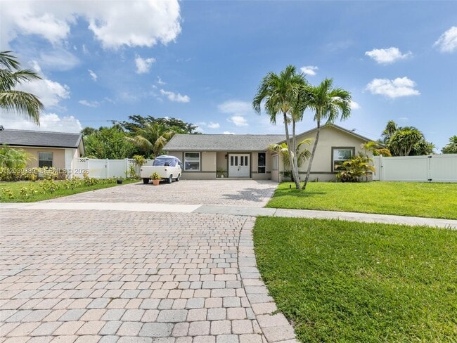 19323 Carolina Cir