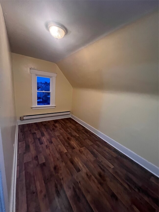 Building Photo - 155 Willow St Unit 3