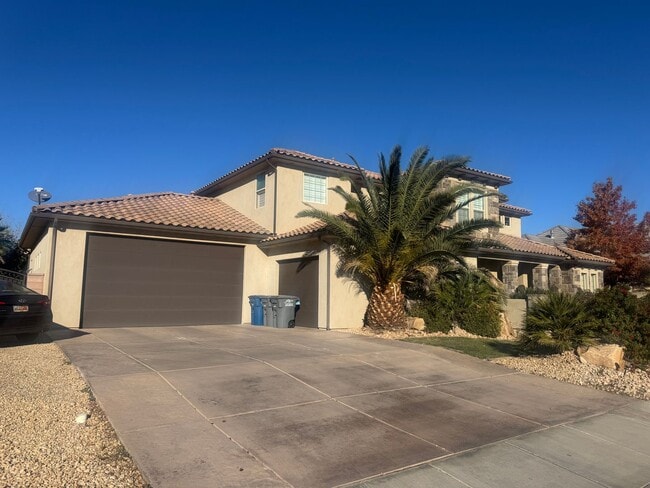 Building Photo - Gorgeous 5-Bedroom 3.5 Bath Home!!