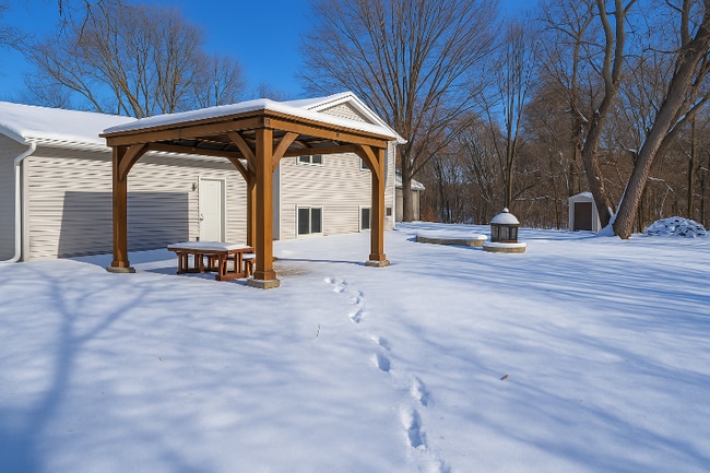 Photo - 8621 Darnel Rd