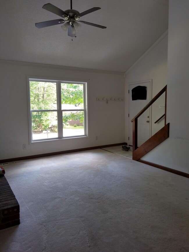 Building Photo - 5507 Kaplan Dr Rental