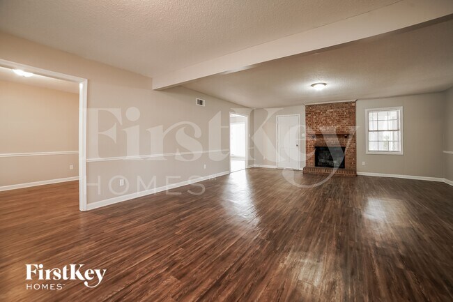 Photo - 3381 S Mendenhall Rd