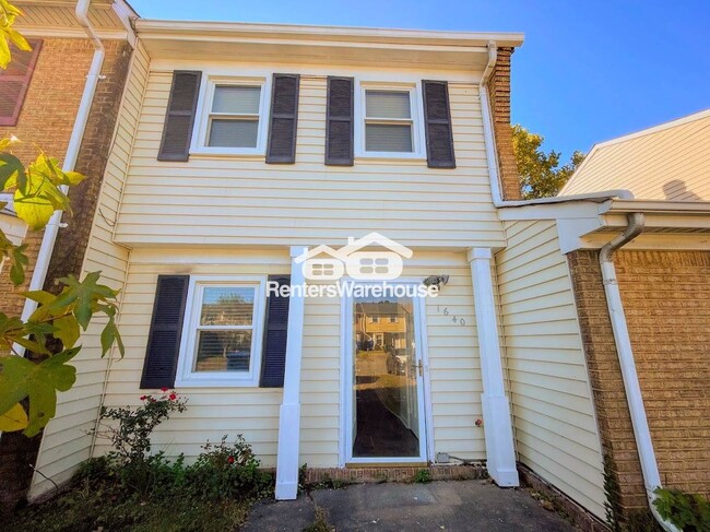 Building Photo - 1640 Fairfax Dr