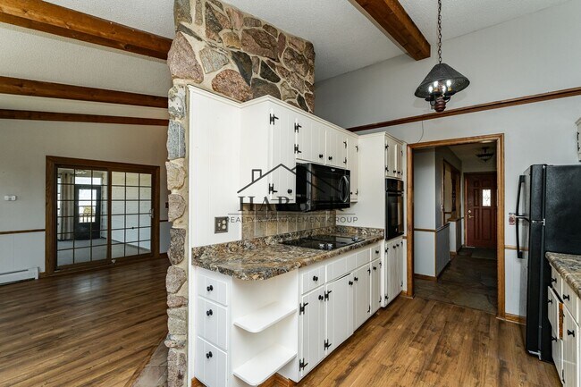 Photo - 3504 Ogden Ct NE