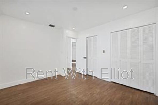 Photo - 238 SW 7th St