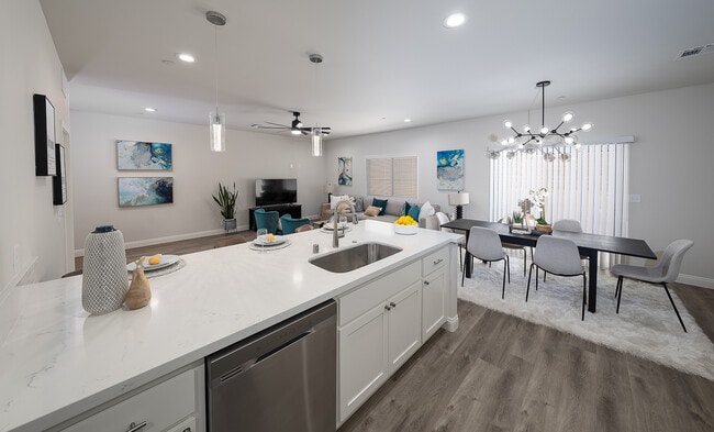 Photo - 1018 Briarwood Ave