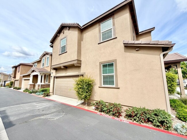 Photo - 3 bedroom Solar Home in Heirloom Farms for LEASE!