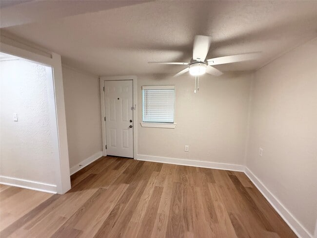 Building Photo - 14070 S Hwy 288b Unit 1 Rental