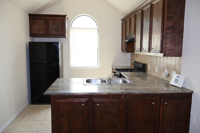 Photo - 2112 Davis St