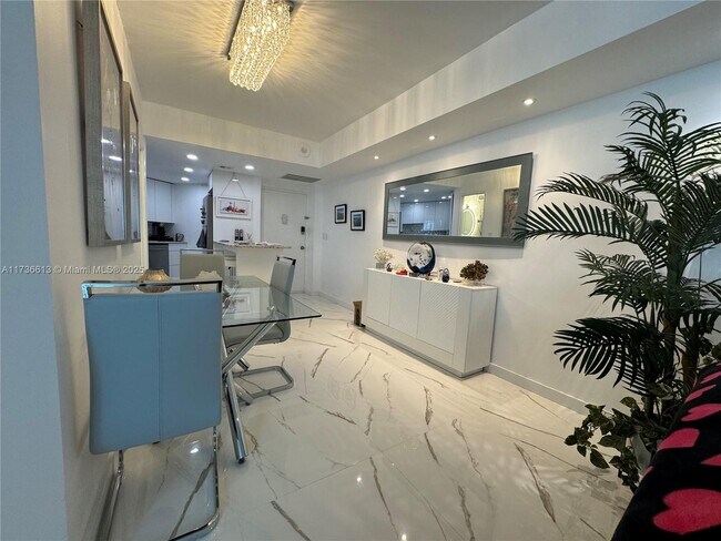 Photo - 999 Brickell Bay Dr