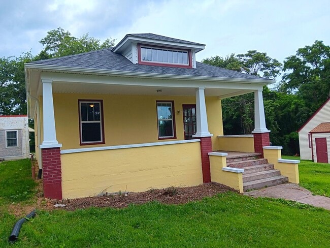 Photo - Radford, 3BR / 1BA, Available 8/14