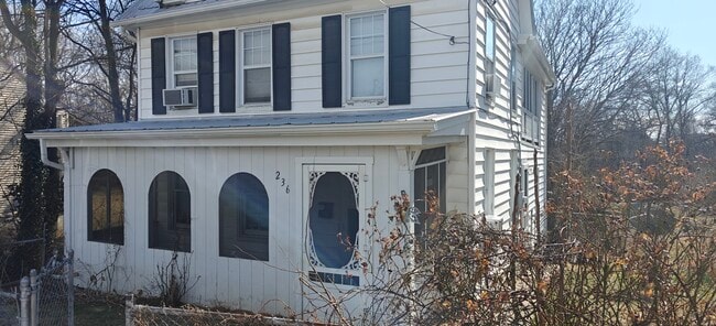 Building Photo - 236 E Liberty St