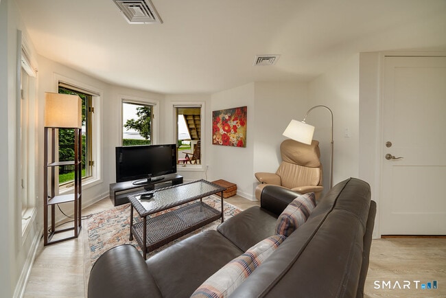 Photo - 133 Linden Ave Unit Apt B