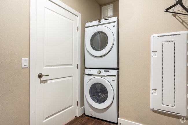 1BR, 1BA - 737SF - Laundry