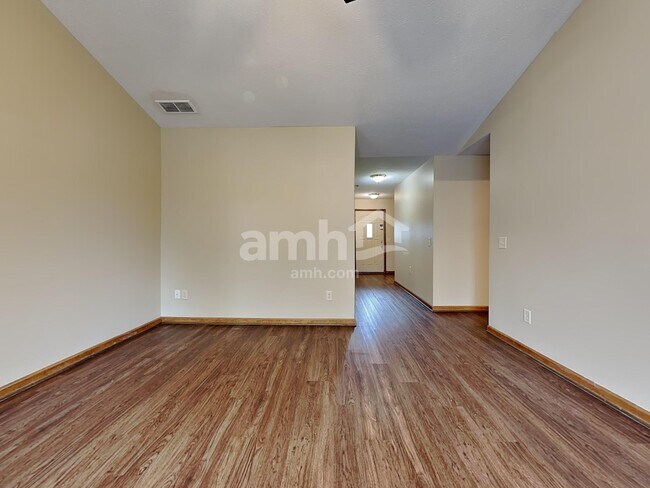 Photo - 517 Stone Path Ct