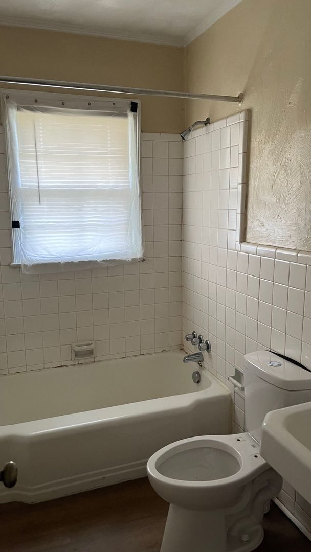 Photo - 1701 Queens Rd