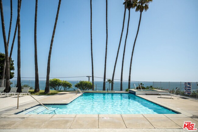 17352 Sunset Blvd Unit 606