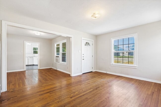 Photo - 450 Overhill Dr