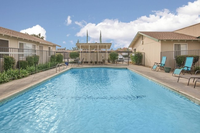 Photo - Chateau Monterey II