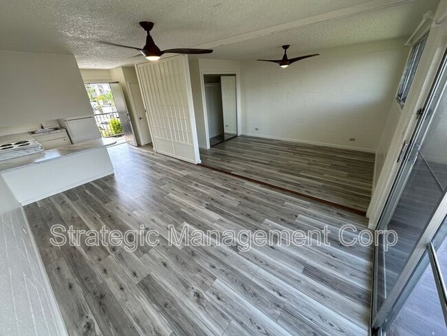 Building Photo - 104 Kihapai St Unit 502