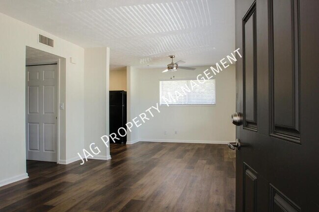 Photo - 1426 Berrier St
