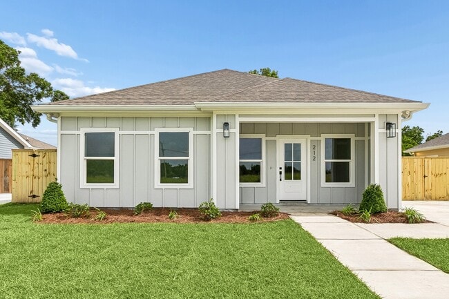Building Photo - 212 Cathedral Dr