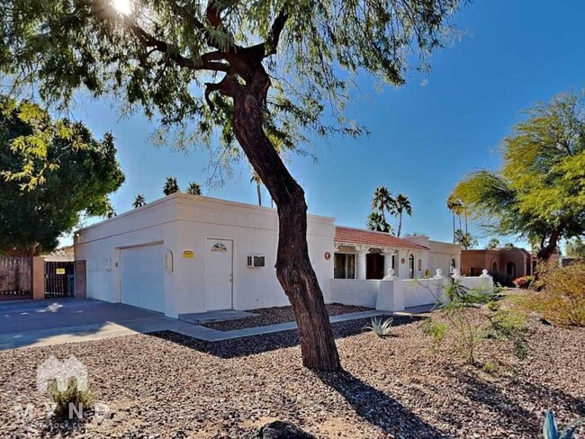 Building Photo - 7043 E Hearn Rd