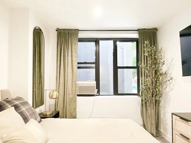 Photo - Furnished room/NOT APARTMENT Unit 1