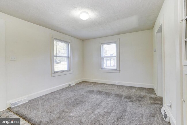 Photo - 15 Ritters Ln