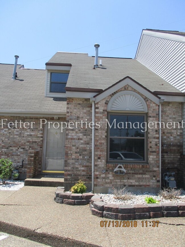 Building Photo - Nice East Side Condo