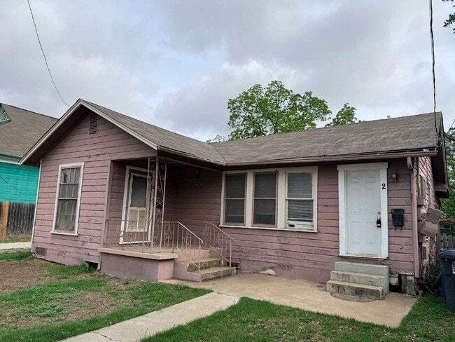 Photo - Little Pink House!! Little Pink House!! (1 bed/1bath) Unit 2