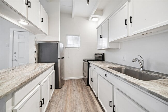 Photo - 216 Marshall St