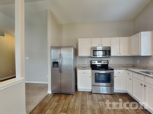 Photo - 4991 Astonshire Ln