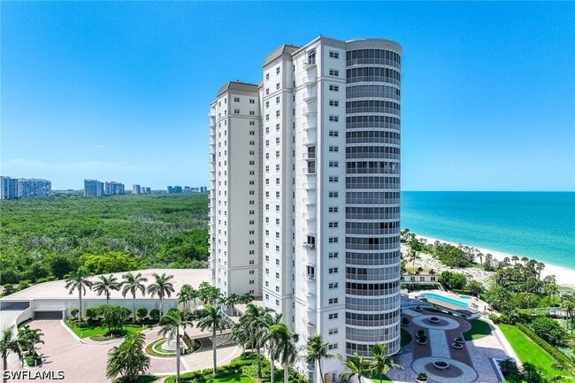 Building Photo - 8111 Bay Colony Dr Unit 204