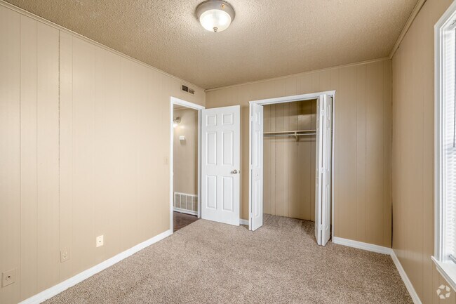 2BR, 1BA - 850SF - Second Bedroom