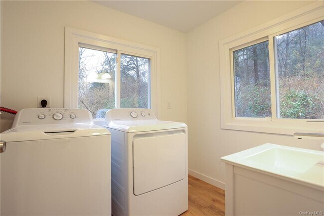 Photo - 21 Deer Trail S