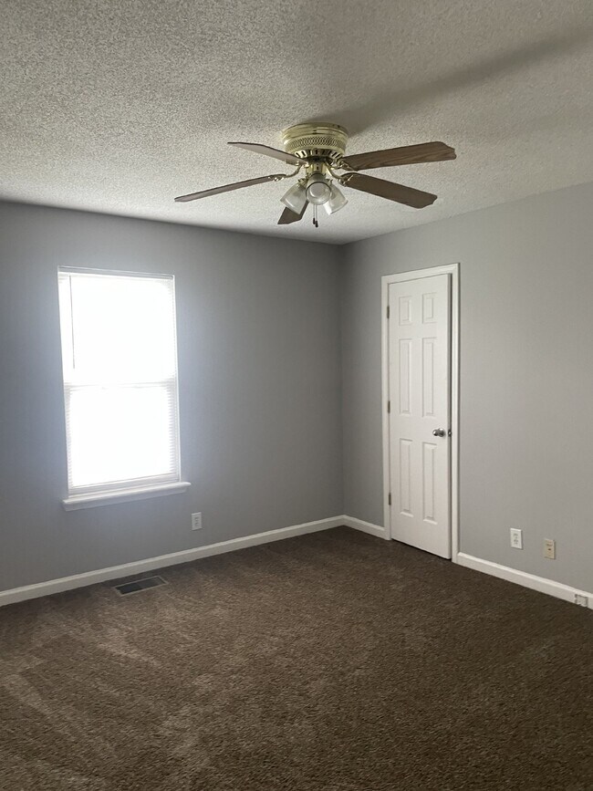 Photo - 204 B  Arkansas Ave Oak Grove KY 42262