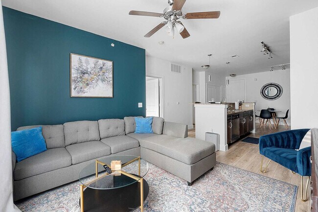 Photo - 13005 Meandering Way Unidad ID1056336P