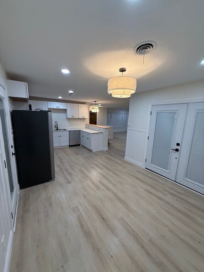 Photo - 305 Waller St